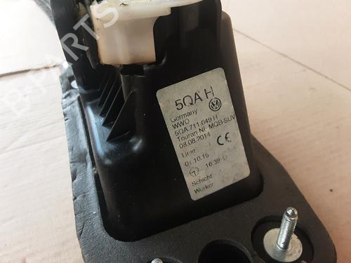 Shift knob VW TOURAN (5T1) 2.0 TDI | BP28383324I34 - Image 3