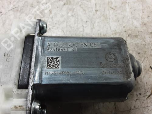 Left front window motor MERCEDES-BENZ A-CLASS (W177) A 200 d (177.012) | BP39059316E21 - Image 2
