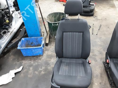 Used Right front seat VW POLO V (6R1, 6C1) 1.2 TSI 16V (90 hp) 25208256