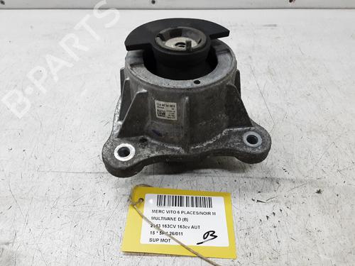 Used Engine mount Engine mount MERCEDES-BENZ V-CLASS (W447) V 220 CDI / d (447.811, 447.813, 447.815) (163 hp) 39712707 39712707