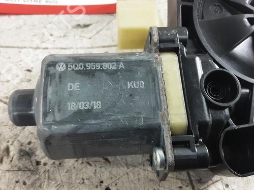 Left front window motor VW T-ROC (A11, D11) 2.0 TSI 4motion | BP32224808E21 - Image 3
