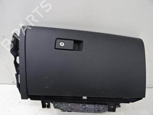 Handskerum Handskerum VOLVO V60 I (155) D2 (120 hp) 39056345 39056345