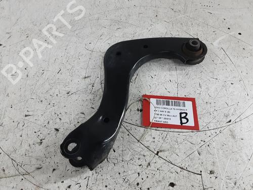 Querlenker links hinten für TOYOTA COROLLA Saloon (_E21_) 1.8 VVTi Hybrid (ZWE211, MZEA12) (98 hp) 31842351