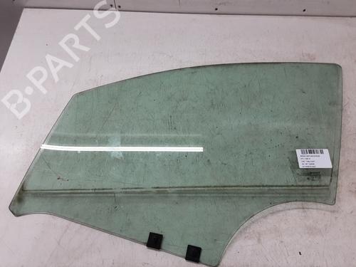 dr-rude-hjre-foran-renault-captur-i-j5_-h5_-12-tce-120-2013-20280967 main image