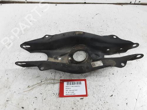 Used Right rear suspension arm Right rear suspension arm MERCEDES-BENZ C-CLASS (W205) C 180 d (205.000) (122 hp) 32247927 32247927
