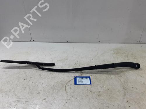 front-windshield-wiper-arm-hyundai-santa-fe-iii-dm-dma-2012-2013-2014-2015-2016-2017-2018-32243209 main image