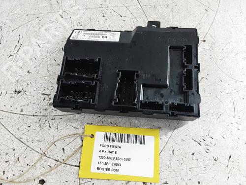 Used Fuse box Fuse box 39063650 39063650