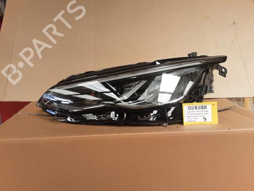 Used Left headlight VW GOLF VIII (CD1, DA1) 2.0 TDI (116 hp) 28604034