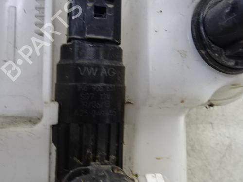 washer-pump-audi-q3-8ub-8ug-2011-2012-2013-2014-2015-2016-2017-2018-2019-2020-39053060 main image