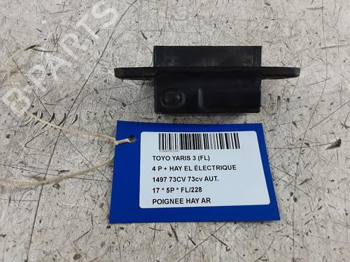 Used Tailgate handle Tailgate handle TOYOTA YARIS (_P13_) 1.5 Hybrid (NHP130_) (101 hp) 32245607 32245607