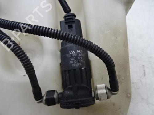 Used Washer pump Washer pump VW GOLF V (1K1) 1.9 TDI (105 hp) 39053049 39053049
