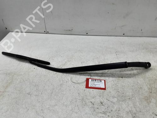 front-windshield-wiper-arm-toyota-corolla-hatchback-_e21_-_ea1_-_eh1_-2018-32247451 main image