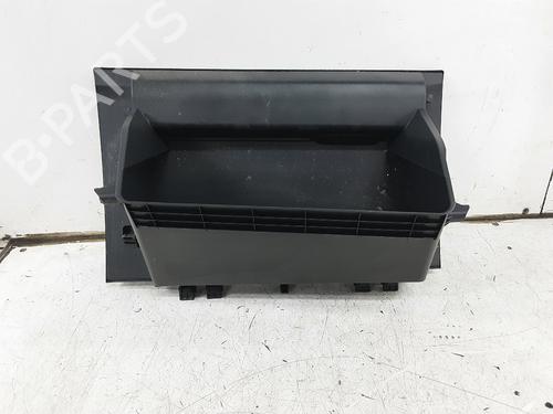 Handskerum TOYOTA COROLLA Saloon (_E21_) 1.8 VVTi Hybrid (ZWE211, MZEA12) | BP31823245C95