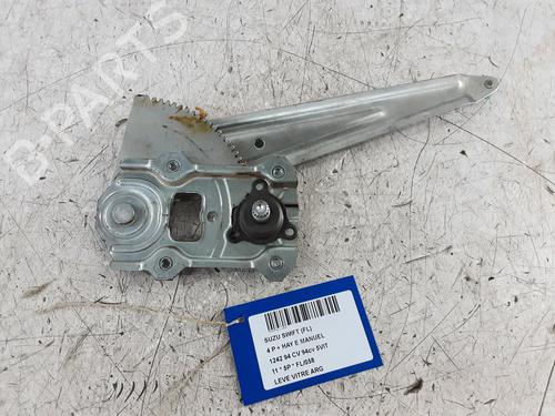 Rudehejsemekanisme venstre bagtil Rudehejsemekanisme venstre bagtil SUZUKI SWIFT IV (FZ, NZ) 1.2 (AZH412, ZC72S) (94 hp) 32245770 32245770