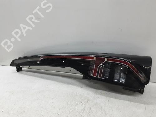 right-taillight-vw-caddy-v-mpv-sbb-sbj-2020-39063460 main image