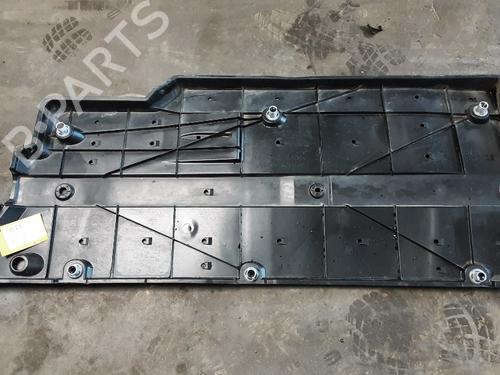 Used Underbody protection TOYOTA YARIS (_P21_, _PA1_, _PH1_) 1.5 (MXPA11) (125 hp) 32629784