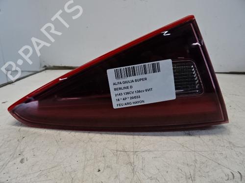 left-tailgate-light-alfa-romeo-giulia-952_-2015-39051268 main image