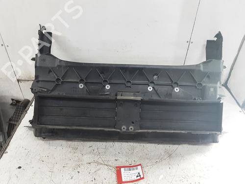 Used Grille BMW 1 (F40) 118 i (136 hp) 31936712