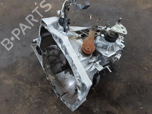 manuel-gearkasse-peugeot-108-10-vti-72-2014-20281359 main image