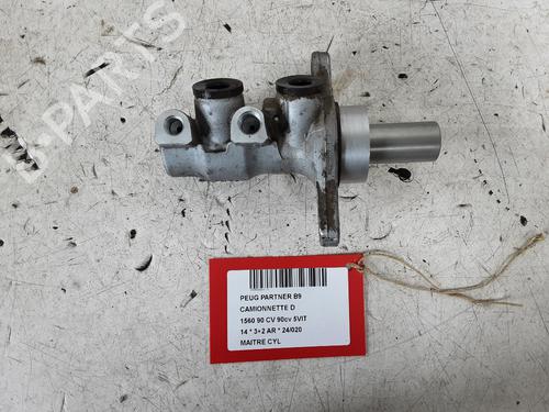 Used Brake master cylinder Brake master cylinder PEUGEOT PARTNER Box Body/MPV 1.6 HDi (90 hp) 33736420 33736420