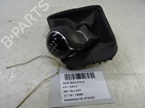 Used Shift knob Shift knob SEAT IBIZA V (KJ1, KJG) 1.0 (75 hp) 33736560 33736560