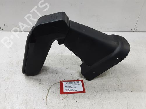 Used Middle console Middle console TOYOTA YARIS (_P13_) 1.5 Hybrid (NHP130_) (101 hp) 33872201 33872201
