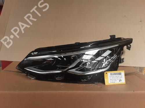 Used Left headlight VW GOLF VIII (CD1, DA1) 2.0 TDI (116 hp) 28604036