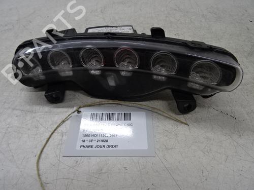 Used Right daytime light Right daytime light 39058286 39058286