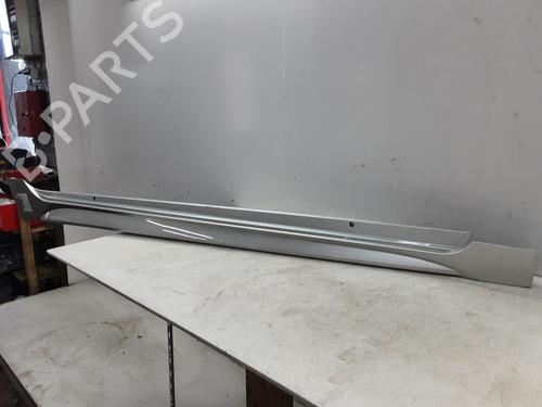 Used Door moulding trim TOYOTA COROLLA Hatchback (_E21_, _EA1_, _EH1_) 1.8 Hybrid (ZWE211, ZWE219) (122 hp) 32247457