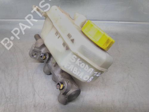 Used Brake master cylinder Brake master cylinder 19844802 19844802