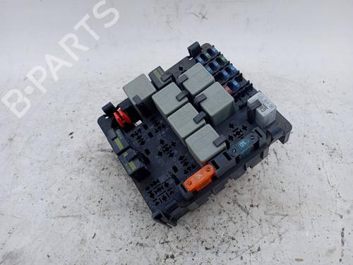 Used Fuse box Fuse box 27238568 27238568