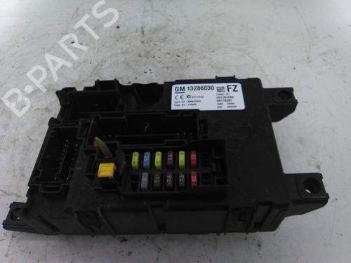 Used Fuse box Fuse box OPEL CORSA D (S07) 1.3 CDTI (L08, L68) (75 hp) 19846547 19846547