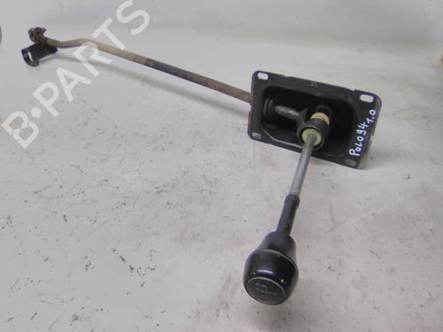 Used Gear lever Gear lever VW POLO II (86C, 80) 1.0 Cat (45 hp) 19846753 19846753