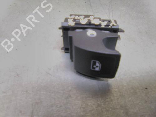 hjre-fortil-elrude-kontakt-vw-passat-b8-3g2-cb2-16-tdi-0-2014-19847283 main image