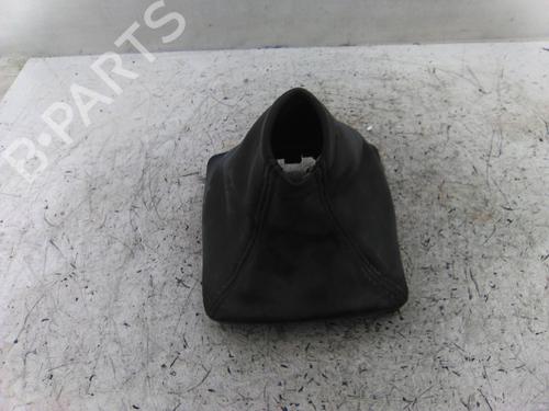 Used Shift knob Shift knob SUBARU XV (_GP_) 2.0 D AWD (GPD) (147 hp) 19848324 19848324