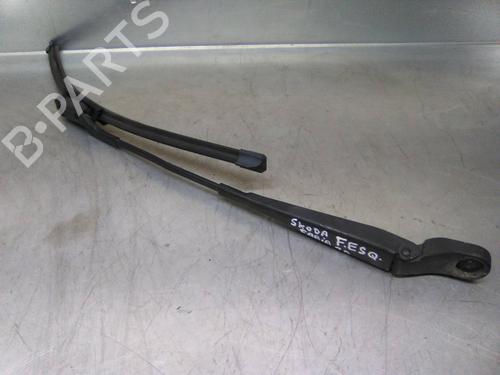Used Front windshield wiper arm Front windshield wiper arm 19851849 19851849
