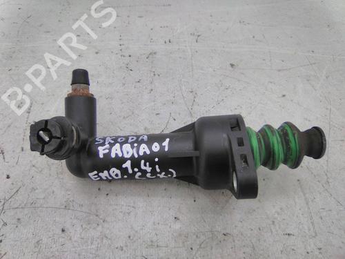Used Clutch slave cylinder Clutch slave cylinder SKODA FABIA I Combi (6Y5) 1.4 16V (100 hp) 19853190 19853190