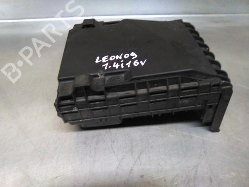 Used Fuse box Fuse box SEAT LEON (1P1) 1.4 16V (86 hp) 19854646 19854646