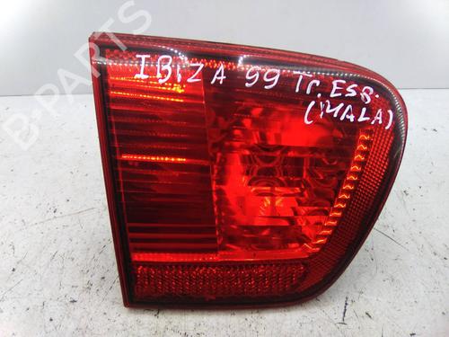 Used Left tailgate light Left tailgate light 19855691 19855691