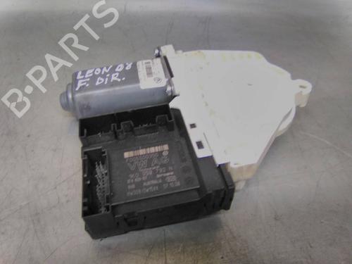 Used Right front window motor Right front window motor SEAT LEON (1P1) 2.0 TDI (136 hp) 22934563 22934563