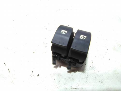 Used Switch Switch RENAULT SCÉNIC II (JM0/1_) 1.5 dCi (JM0F) (82 hp) 19856933 19856933