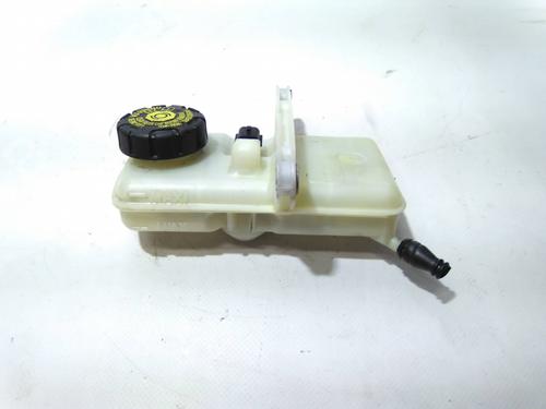 Used Brake fluid reservoir Brake fluid reservoir 19857956 19857956