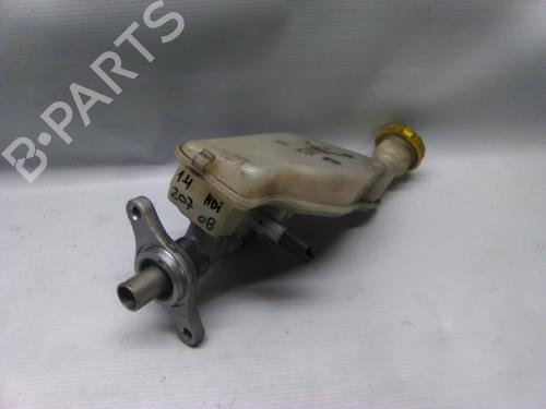 Used Brake master cylinder Brake master cylinder 19858136 19858136