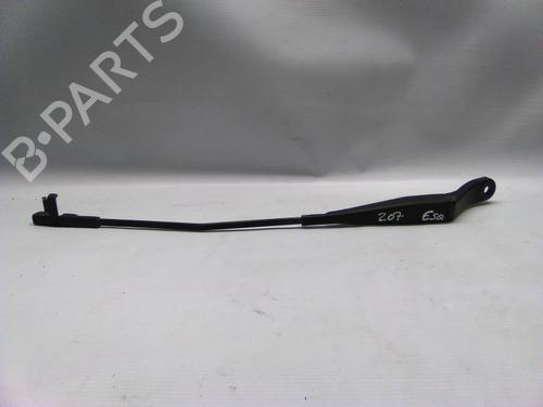 Used Front windshield wiper arm Front windshield wiper arm 19858143 19858143
