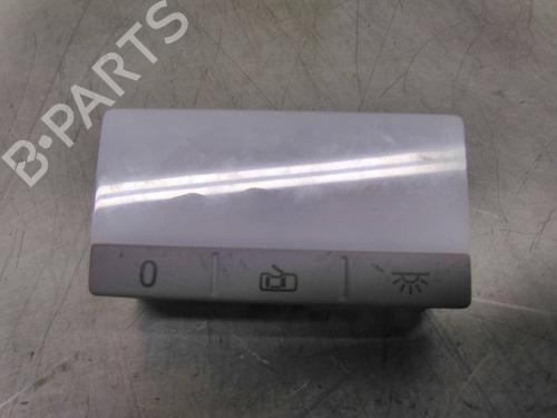 Luz interior Luz interior VW TOUAREG (7LA, 7L6, 7L7) 2.5 R5 TDI (174 hp) 19861262 19861262