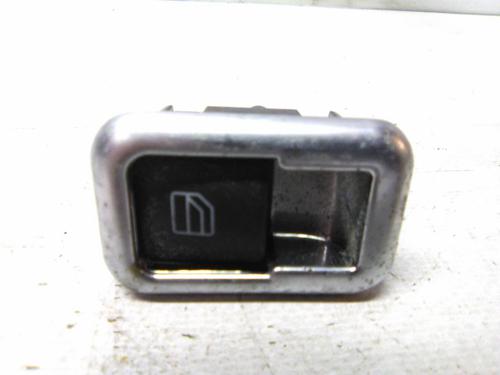 Used Right front window switch Right front window switch MERCEDES-BENZ C-CLASS (W204) C 220 CDI (204.008) (170 hp) 19861473 19861473