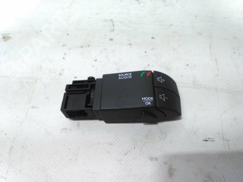 Used Steering wheel controls Steering wheel controls RENAULT CLIO IV (BH_) 1.5 dCi 75 (75 hp) 19861742 19861742