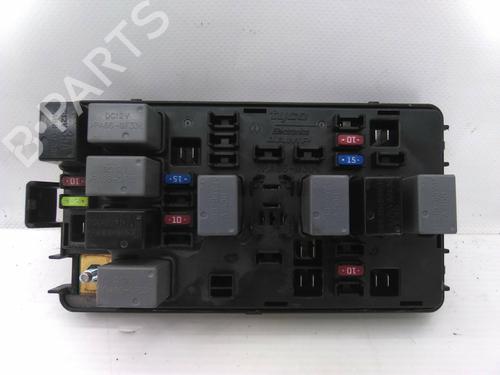 Used Fuse box Fuse box 19862654 19862654