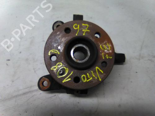 Used Left front steering knuckle Left front steering knuckle MERCEDES-BENZ VITO Bus (W638) 110 TD 2.3 (638.174) (98 hp) 19866650 19866650