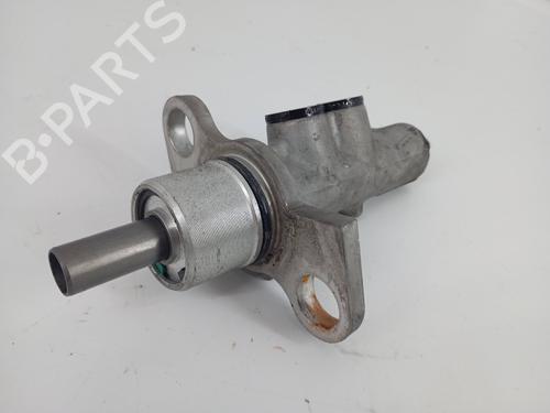 brake-master-cylinder-audi-a4-b5-8d2-1994-1995-1996-1997-1998-1999-2000-2001-32454059 main image